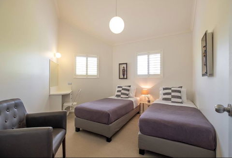 Fabulous Kangaroo Point 3 Bedroom Apartment - Accommodation Yamba 1