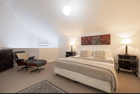 Fabulous Kangaroo Point 3 Bedroom Apartment - Accommodation Yamba 0