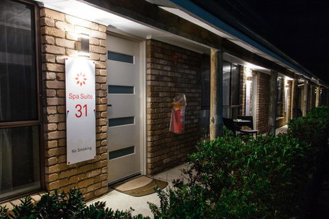 Farnham Court Motel And Restaurant - Accommodation Yamba 3