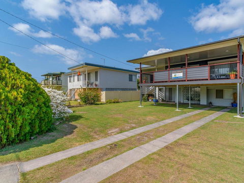 Finlay's Retreat - Pet Friendly House - Yamba - Accommodation Yamba 3