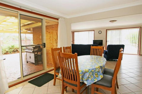 Fisherman's Delight Waterfront - Accommodation Yamba 3