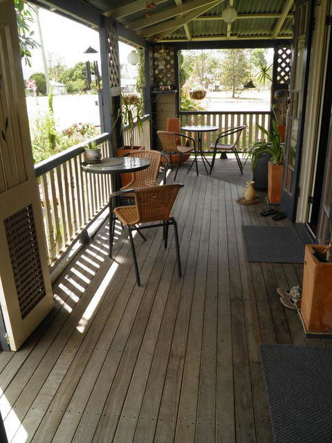 Follywood Guesthouse B&B - Accommodation Yamba 3