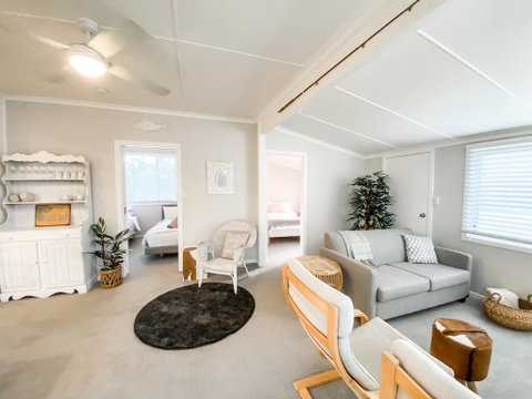 Frangipani Cottage - Accommodation Yamba 2