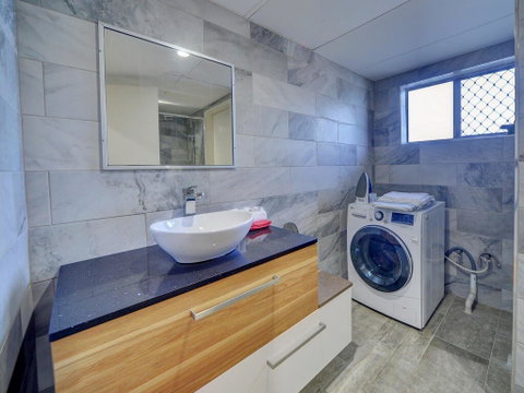 GCHM Beachside Getaway With Netflix & Wi-Fi - Accommodation Yamba 3