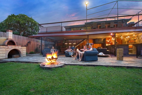 Gladstone Backpackers - Accommodation Yamba 0