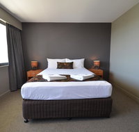 Gladstone Reef Hotel Motel - Accommodation Yamba