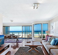 Gold Coast Beachfront Mansion - Accommodation Yamba