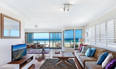 Gold Coast Beachfront Mansion - Accommodation Yamba 0
