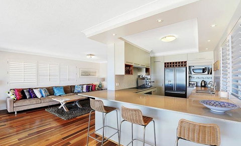 Gold Coast Beachfront Mansion - Accommodation Yamba 3