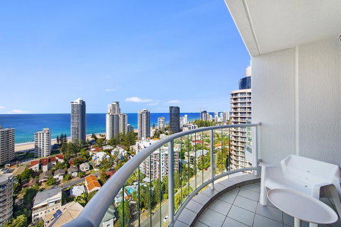 Gold Tower 20th Level Hotel Suite - Accommodation Yamba 1