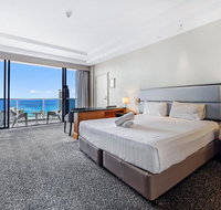 Gold Tower 20th Level Suite with Kitchenette - Accommodation Yamba