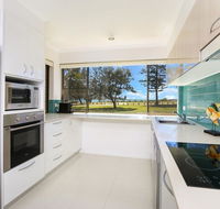 Golden Shores Unit 1 21 Landsborough Parade - Accommodation Yamba
