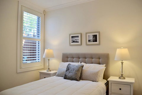 Gorgeous Row Terrace Near Sydney Harbour Bridge - Accommodation Yamba 1