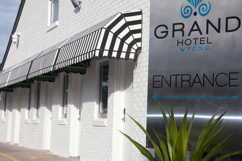 Grand Hotel And Studios - Accommodation Yamba 0