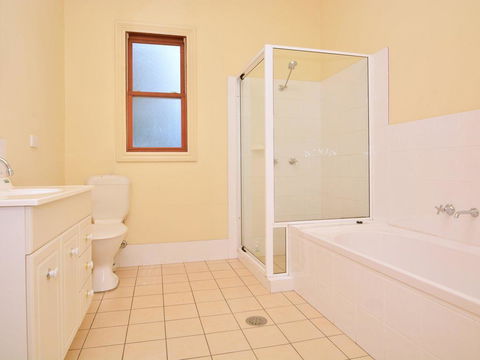 Grasmere Estate Homestead - Hear The Lions Roar From Nearby Hunter Valley Zoo - Accommodation Yamba 3