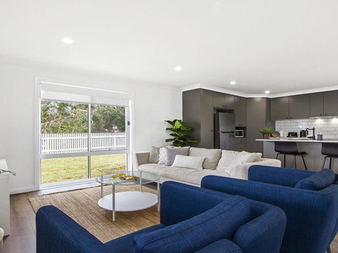 Heartland And Burrows - 450m To Beach - Accommodation Yamba 0