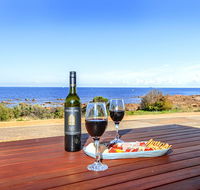 High Tide - Wallaroo Beachfront Property - Pet-Friendly - Accommodation Yamba