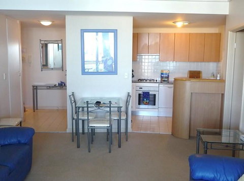 Homebush Bay Self-Contained Modern Two-Bedroom Apartments (BEN) - Accommodation Yamba 3