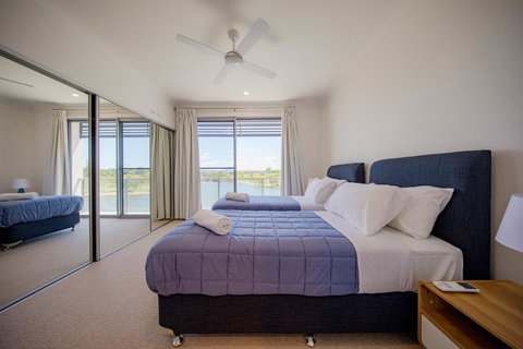 HomePlus - Lakeview Morden Townhouse - Accommodation Yamba 3
