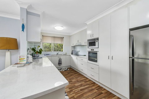 HOPEVIEW HAVEN 5 - DUNBOGAN ACCOMODATiON - Accommodation Yamba 1