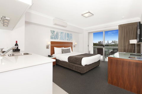 Hotel Chino - Accommodation Yamba 0