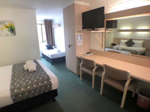 Jacaranda Place Motor Inn - Accommodation Yamba 1