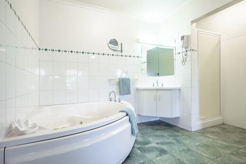 Kerang Valley Resort - Accommodation Yamba 2