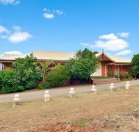 King III - you can honestly walk to Bimbadgen and Hope Estate concerts - Accommodation Yamba