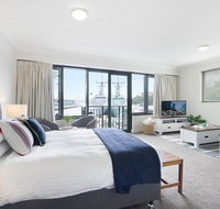 King size studio with water view walk to the city - Accommodation Yamba