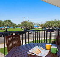 Kings Beach Ocean Front Views Private Balcony overlooking Kings Beach - Accommodation Yamba