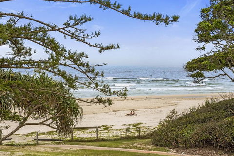 KINGSCLIFF NOR NOR EAST 101 ON MARINE PARADE - Accommodation Yamba 0
