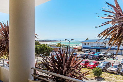 KINGSCLIFF OCEAN FRONT TERRACE 4 - Accommodation Yamba 1