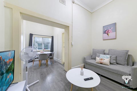 KOZYGURU Kings Cross SKY GARDEN Studio CBD - Accommodation Yamba 2
