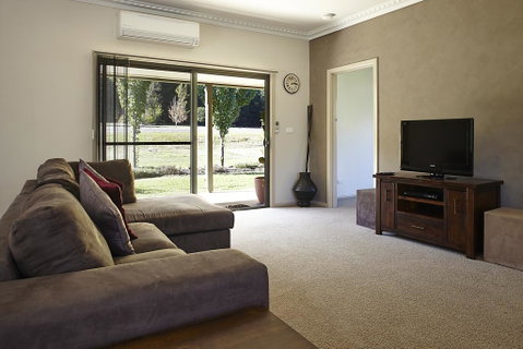 La Casa - Accommodation Yamba 0