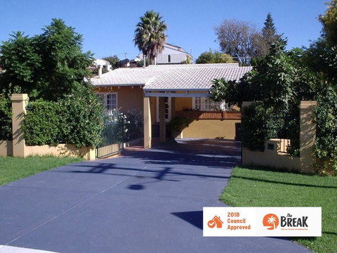 La Cote D Or - Mediterranean Cottage - Accommodation Yamba 0