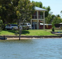 Lake Boga Waterfront Holiday House - Accommodation Yamba