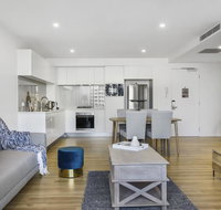 Luxe Beach Holiday Unit With Parking Pool and Gym - Accommodation Yamba