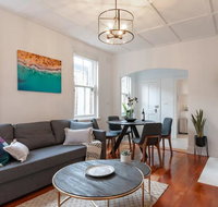 Luxurious Heritage Home with Harbour Bridge Views - Accommodation Yamba