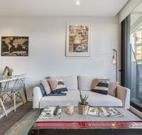 LUXURIOUS RIVERSIDE RESORT STYLE APARTMENTPOOLSPAGYMROOFTOP WITH CITY VIEWS - Accommodation Yamba
