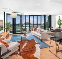 Luxury 3-Bed Apartment Near Valley Shops and Bars - Accommodation Yamba