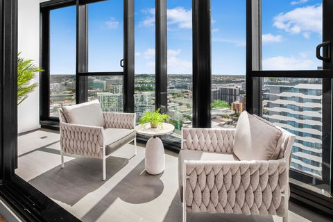Luxury 3-Bed Apartment Near Valley Shops And Bars - Accommodation Yamba 2