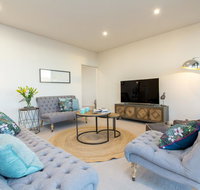 Luxury Four Bedroom Apartment - Accommodation Yamba