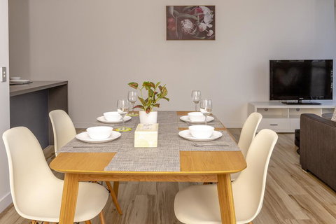 Luxury Modern Apartment In Southport With Hotel Facilities - Accommodation Yamba 3