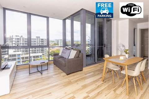 Luxury Modern Apartment In Southport With Hotel Facilities - Accommodation Yamba 0