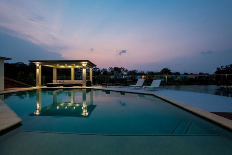 Luxury Waterfront Home - Accommodation Yamba 1