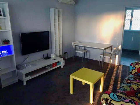 Maddington House Unit B - Accommodation Yamba 2