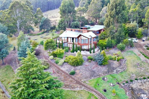 MAGICAL MOUNTAIN RETREAT - 20 Mins To CBD And Only 10 To MONA! - Accommodation Yamba 0
