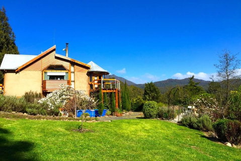 MAGICAL MOUNTAIN RETREAT - 20 Mins To CBD And Only 10 To MONA! - Accommodation Yamba 2