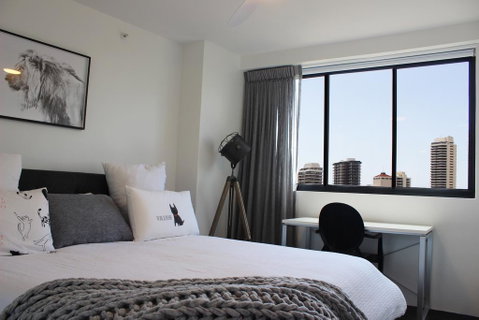 Main Beach Apartment At The Meriton - Accommodation Yamba 2