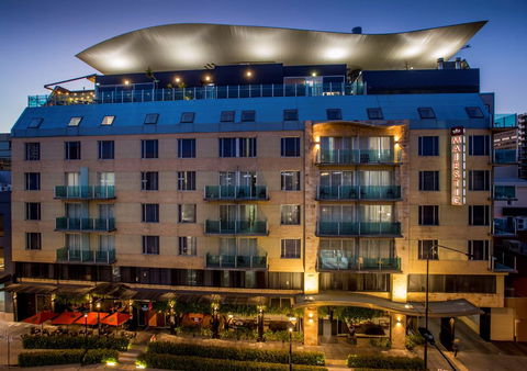 Majestic Roof Garden Hotel - Accommodation Yamba 2